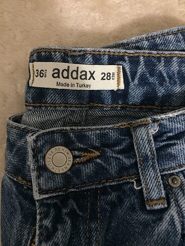 Addax mom jean