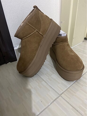 Zara Ugg bayan
