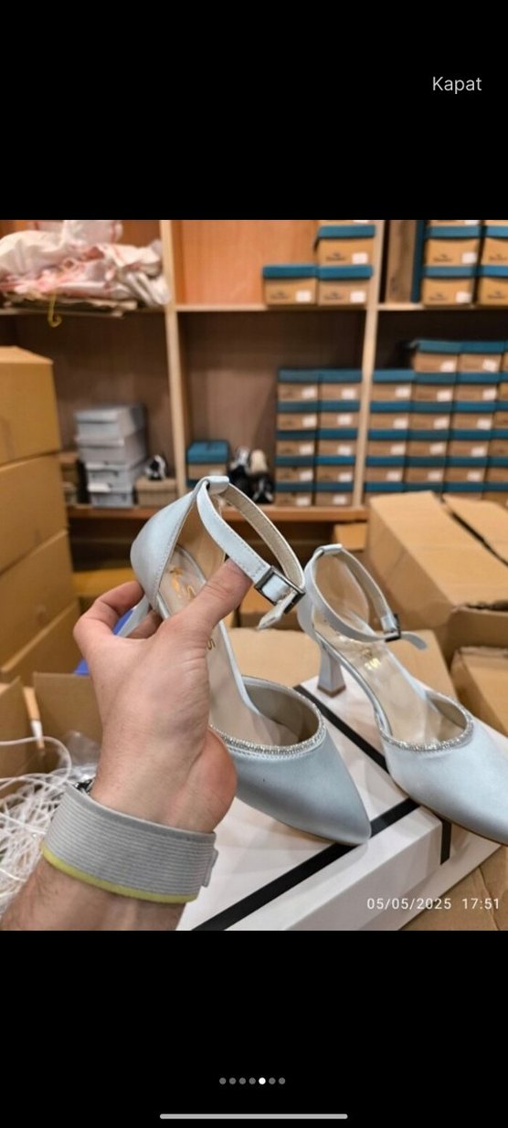 Beyaz Tokalı Stiletto Topuklu Kadın Ayakkabı - Görsel 4