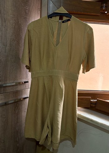 Bej Keten V Yakalı Kısa Tulum - Görsel 2