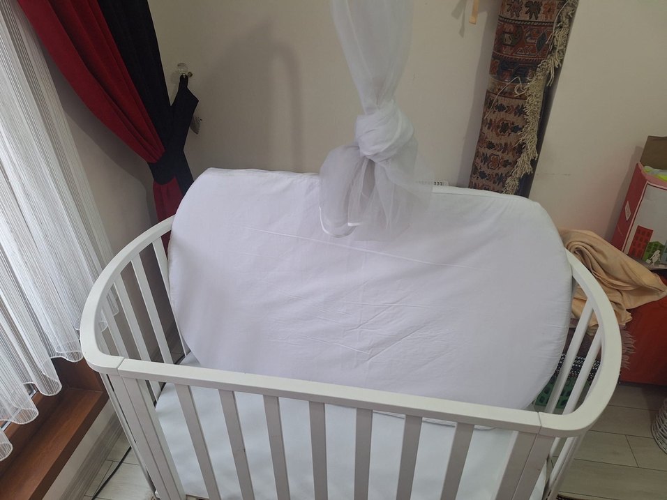 Beyaz Ahşap Bebek Beşiği - Görsel 4