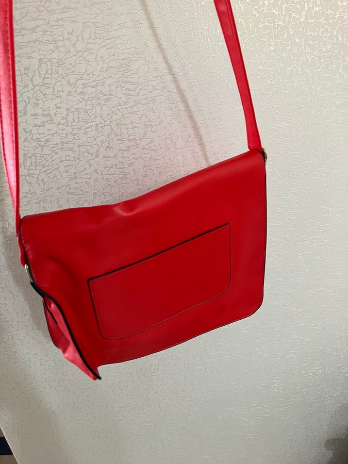 Kırmızı Deri Tokalı Kadın Çanta - Görsel 4