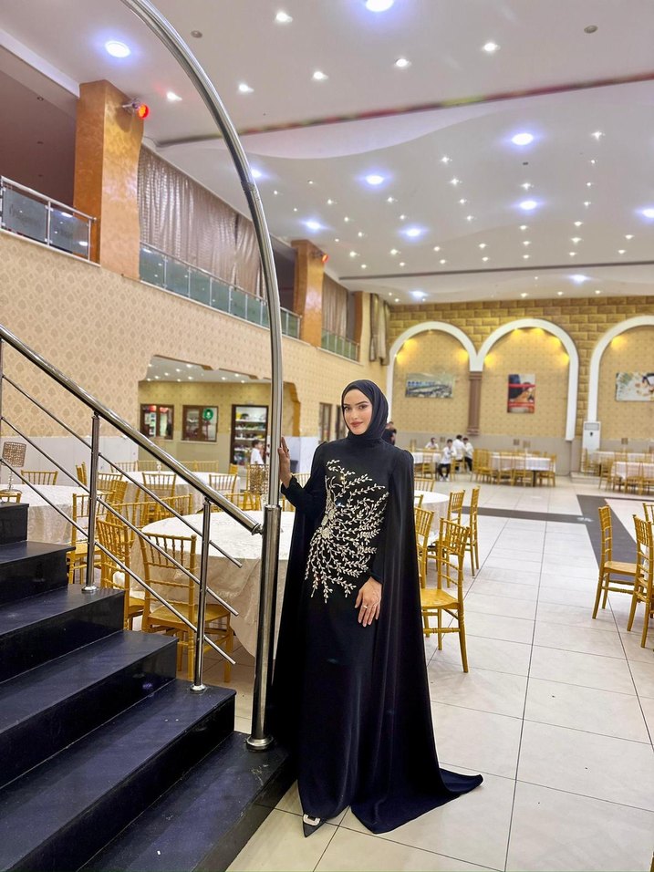 Uzun Siyah Drapeli Gotik Kadın Abiye - Görsel 2