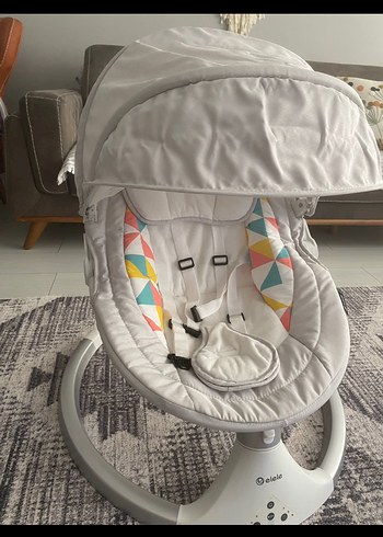 Beyaz Bebek Oto Koltuğu Çok Renkli Detaylı - Görsel 2