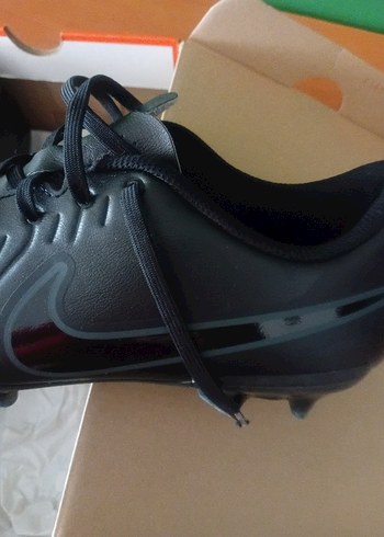 42 Beden Nike orjinal Siyah Erkek Futbol Ayakkabısı