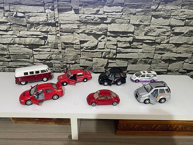 Minyatür maket arabalar