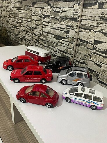 Minyatür maket arabalar