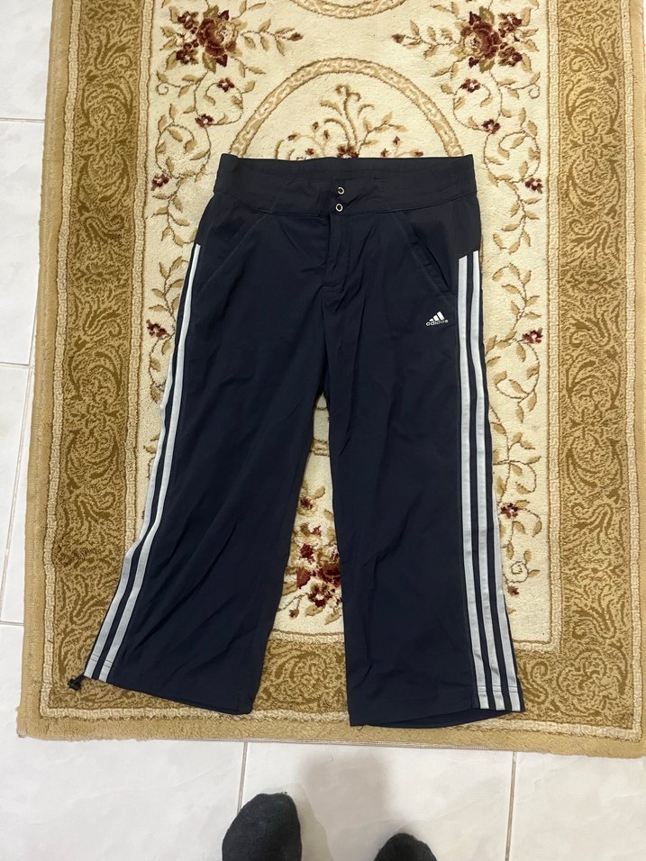 Adidas bayan Gri Fermuarlı bayan kapri şort - Görsel 2