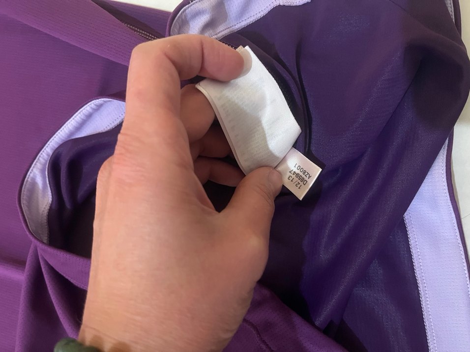 Adidas Mor V Yaka Kısa Kollu kız çocuk spor  Tişört - Görsel 2