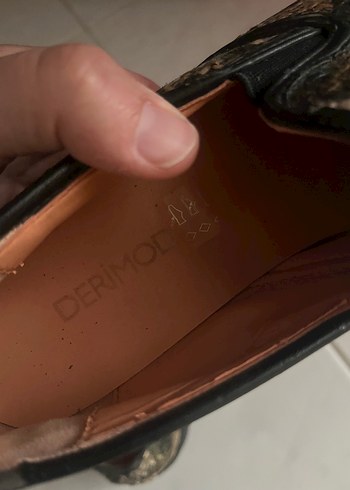 Derimod DERİMOD Yılan Desenli Kahverengi Dolgu Topuklu Kadın Ayakkabı