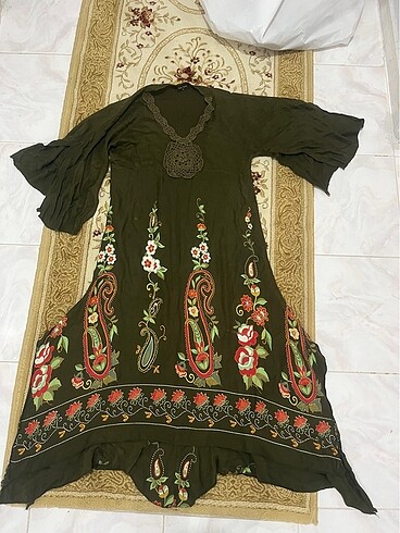 Beyaz Butik BUTİK YAZMA M L UYUMLU BAYAN ELBİSE