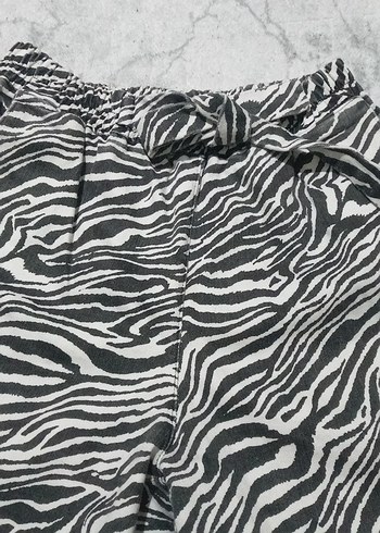 Zebra Desenli Kadın Mini Şort - Görsel 2