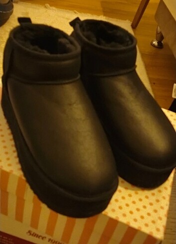 Pelinin Ayakkabıları Ugg siyah bot