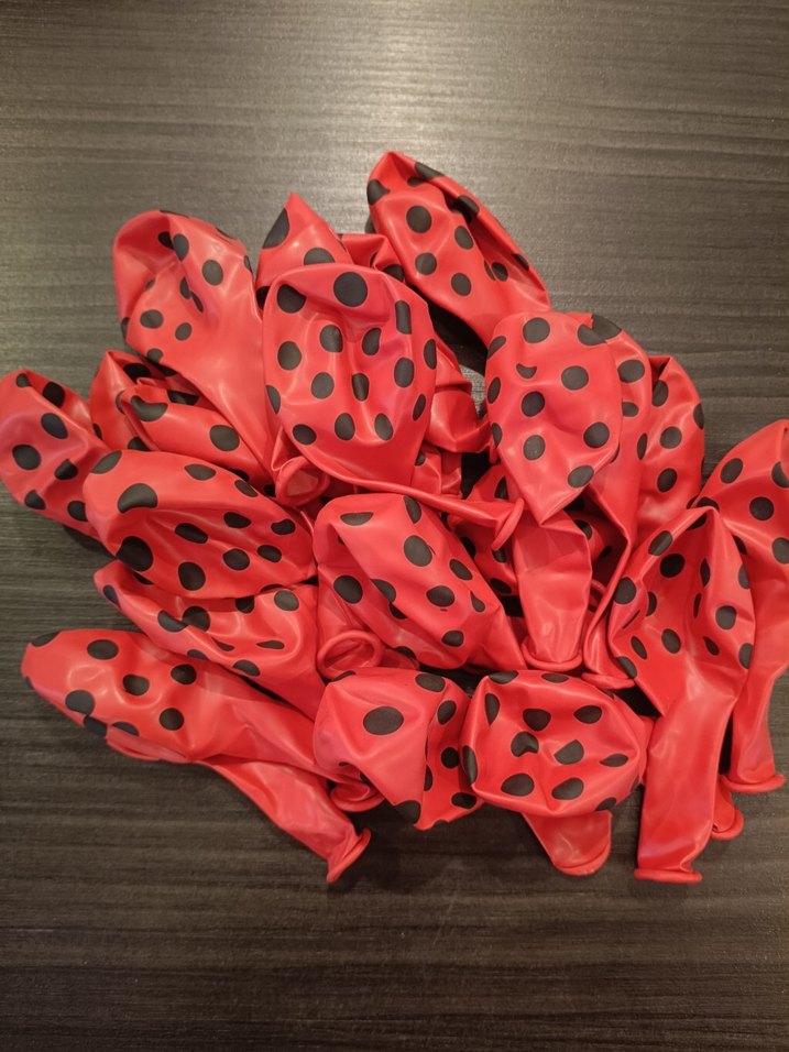 Kırmızı Siyah Puantiyeli Balon - Görsel 2