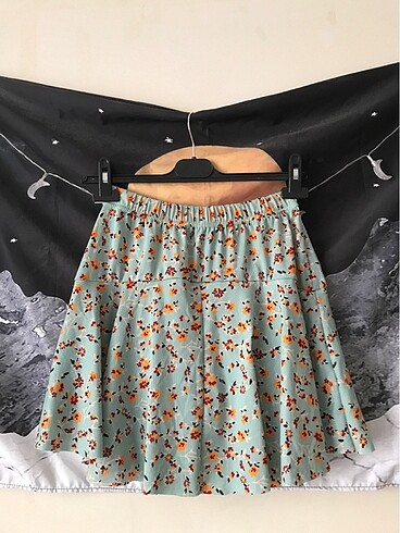 İçi şortlu çiçekli mini etek