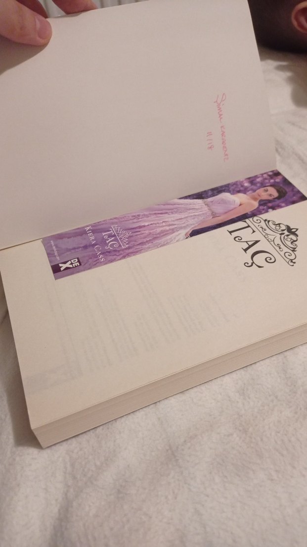 Taç Kiera Cass - Görsel 3