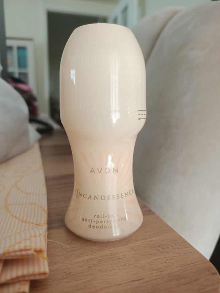 Avon Incandessence Kadın Roll-On Deodorant - Görsel 2