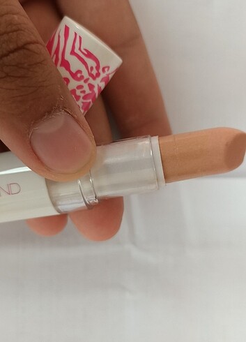 Beden ten rengi Renk COLORTREND LİONES RUJ