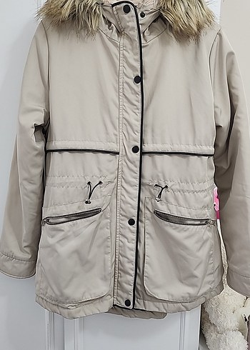 Krem Kapüşonlu Kürklü Kadın Kışlık Mont - Görsel 5