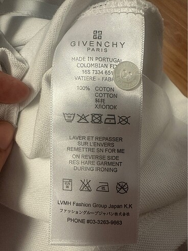 m Beden Givenchy Tshirt M