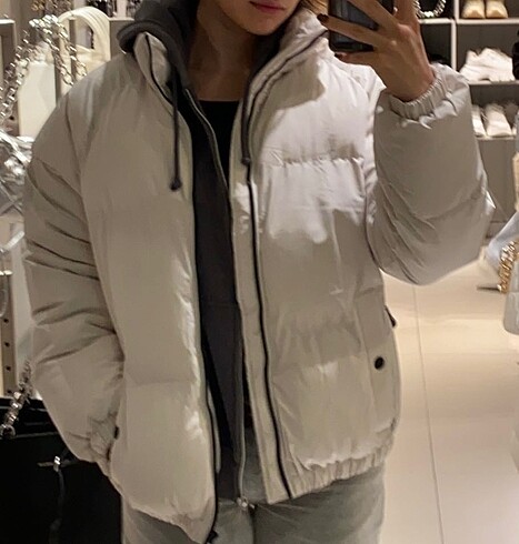 Bershka Beyaz Mont ACİL SATILIK
