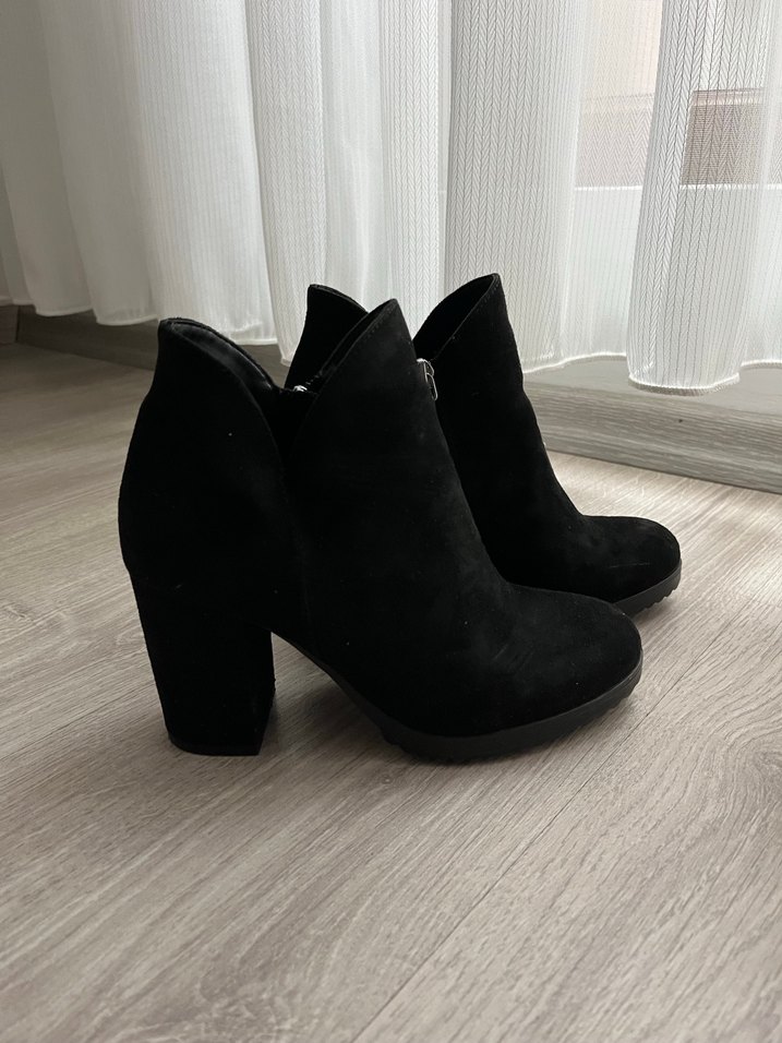 Siyah Süet Topuklu Kadın Bot - Görsel 2