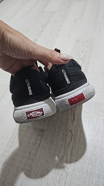 42 Beden siyah Renk Vans ayakkabı