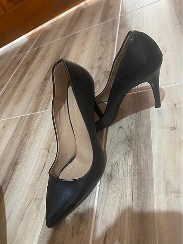 Zara Siyah stiletto ayakkabı