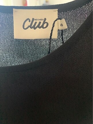Beymen Club Omuzları dekolteli siyah taşlı bluz