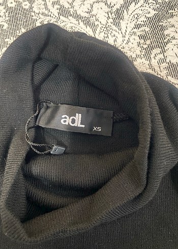 Drapeli Siyah Uzun Kollu Balıkçı Yaka Kazak - Görsel 4