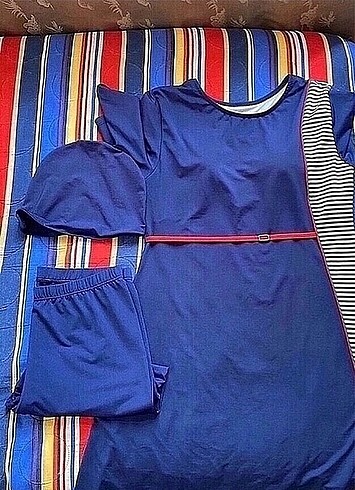 Lacivert Yarı Kapalı Mayo