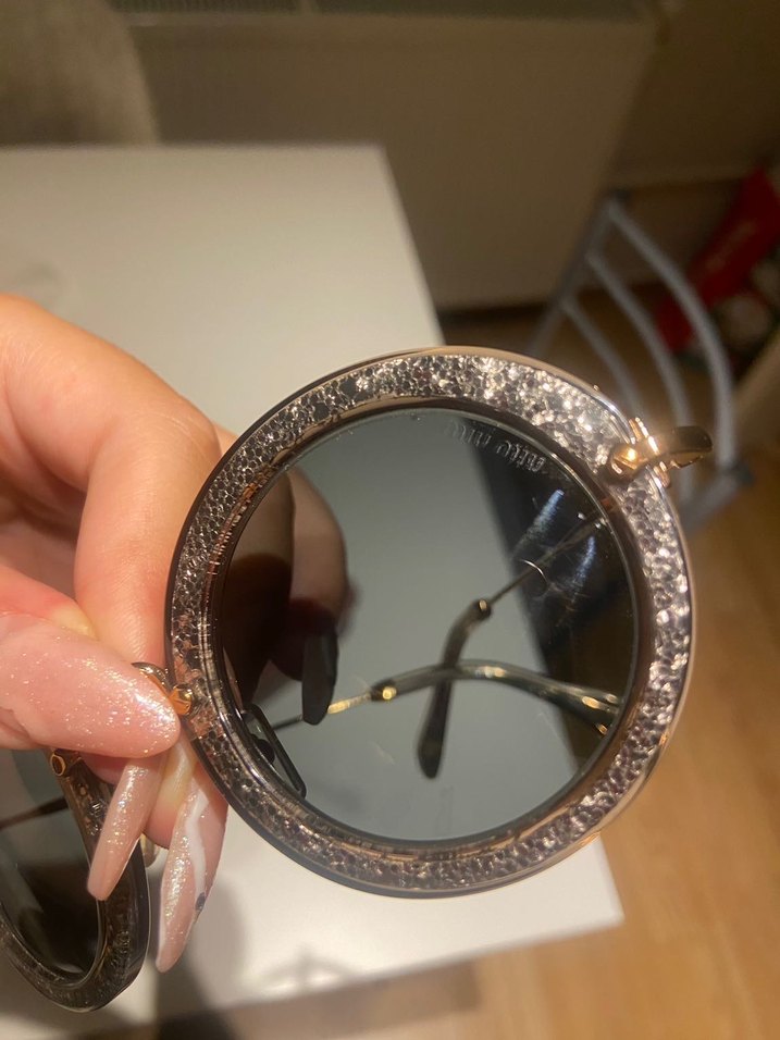 Miu Miu Vintage Kadın Güneş Gözlüğü - Görsel 4