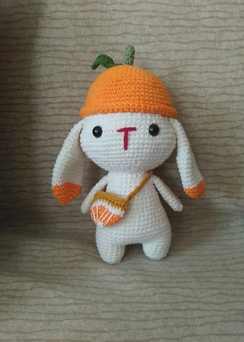 Turuncu Şapkalı Tavşan Peluş Oyuncak