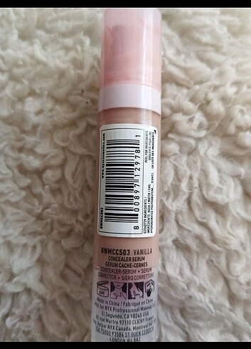 NYX NYX bare with Me kapatıcı