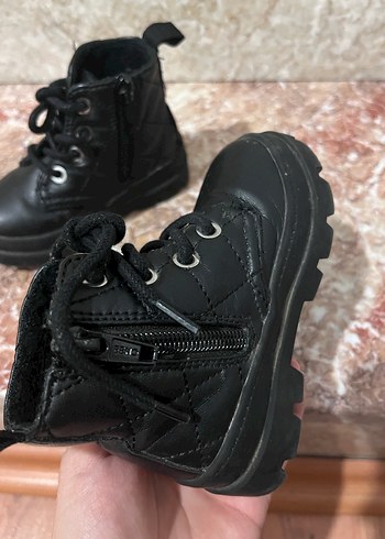 H&M siyah bot - Görsel 2