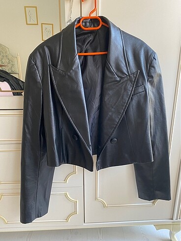 KISA DERİ BLAZER