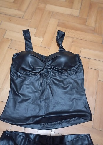 Kadın Siyah Deri Kısa Şort - Görsel 2