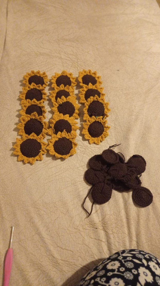 Örgü Ayçiçeği Anahtarlık - Görsel 2