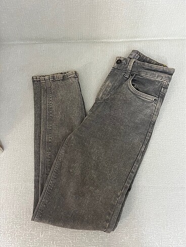 Stradivarius mom slim fit