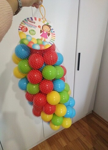 Renkli plastik top