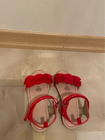 31 Beden kırmızı Renk H&M kız çocuk sandalet