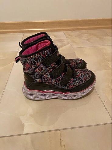 33 Beden çeşitli Renk Skechers kız çocuk bot