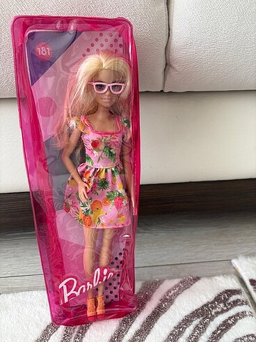 Barbie fashionistas 181 nolu bebek