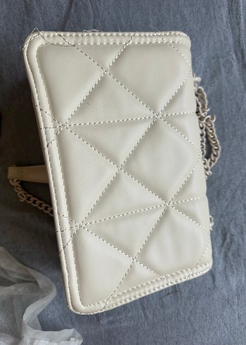 Zincir Detaylı Beyaz Deri Kadın Çanta - Görsel 5