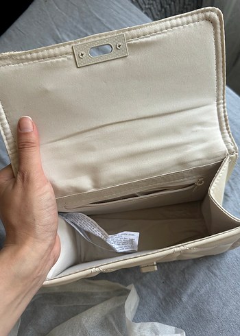 Zincir Detaylı Beyaz Deri Kadın Çanta - Görsel 7