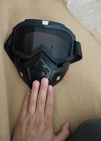 Motorcu maske ve kesik eldiven
