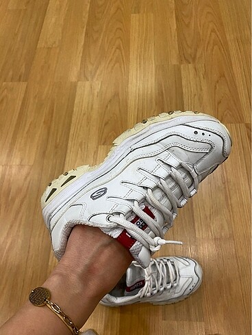37,5 Beden beyaz Renk Skechers 37-38