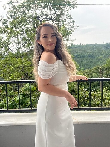 İnci detaylı elbise