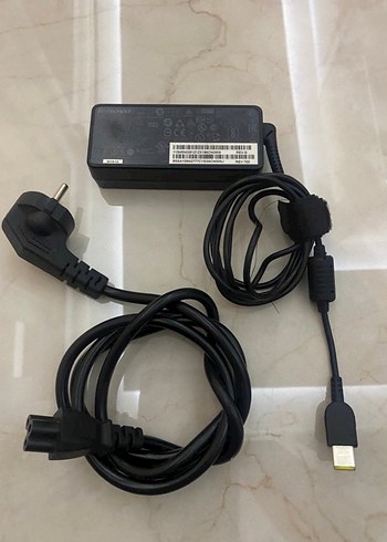Lenovo Kompakt Siyah Laptop Sarj Cihazi Lenovo