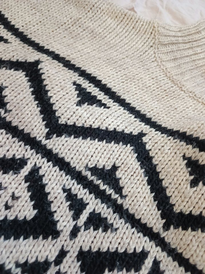 Bohem Tarz Gri Boğazlı Örgü Kazak - Görsel 2